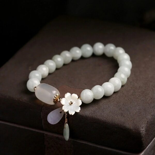 White Jade Shell Floral Beaded Bracelet