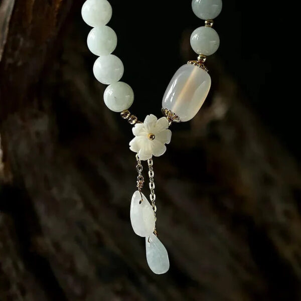 White Jade Shell Floral Beaded Bracelet